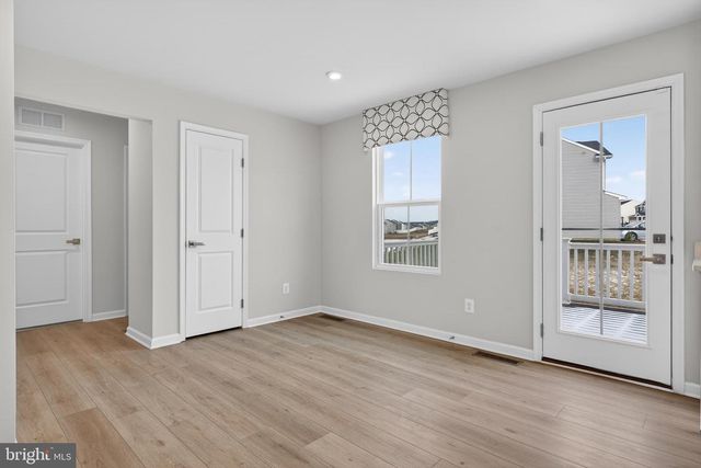 328 CREEKSIDE DR, New Providence, PA 17560