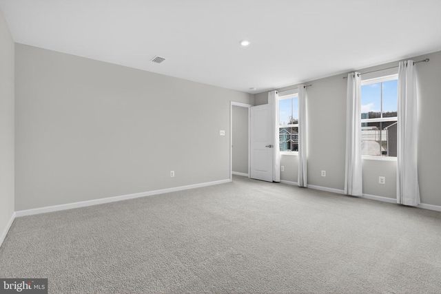 328 CREEKSIDE DR, New Providence, PA 17560