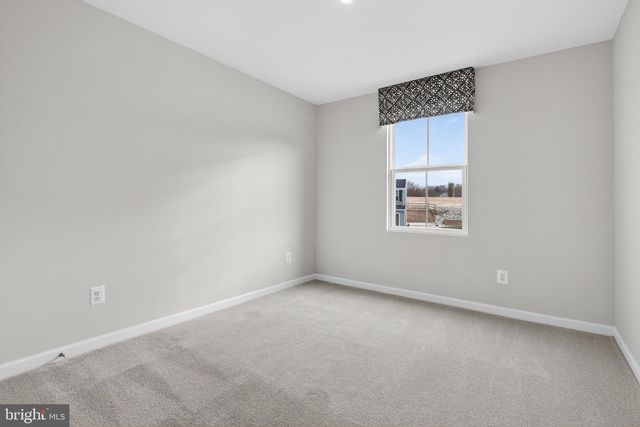 328 CREEKSIDE DR, New Providence, PA 17560