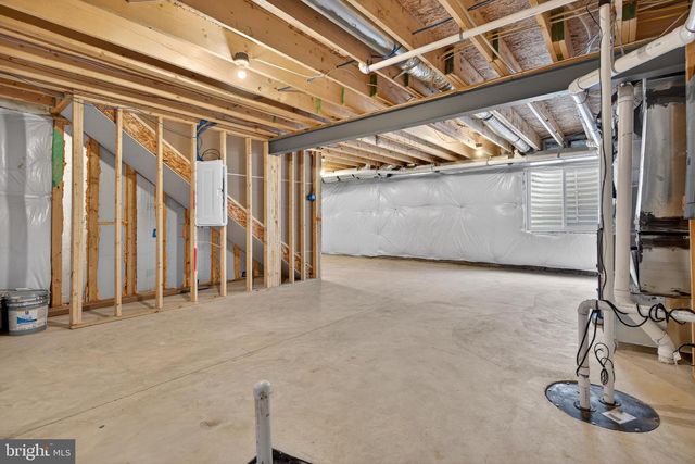 328 CREEKSIDE DR, New Providence, PA 17560