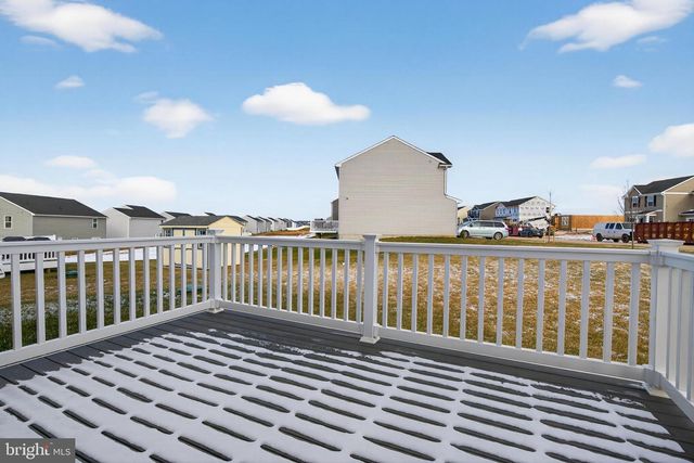 328 CREEKSIDE DR, New Providence, PA 17560