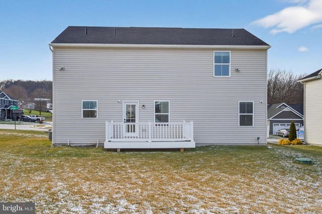 328 CREEKSIDE DR, New Providence, PA 17560