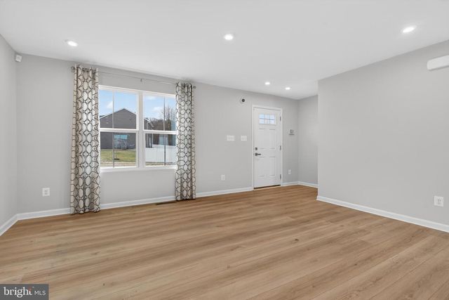 328 CREEKSIDE DR, New Providence, PA 17560