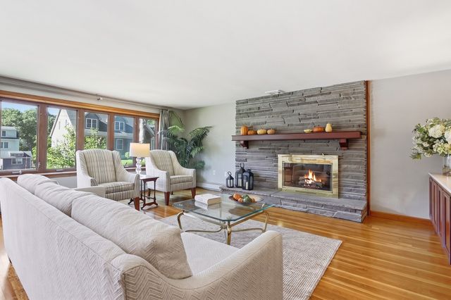 4 Nevada Road, Burlington, MA 01803