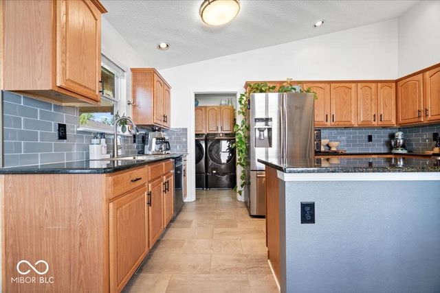 5671 N Burlington Drive, Mccordsville, IN 46055