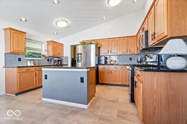5671 N Burlington Drive, Mccordsville, IN 46055