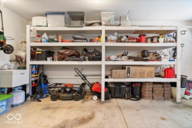 5671 N Burlington Drive, Mccordsville, IN 46055