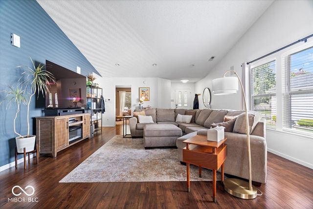 5671 N Burlington Drive, Mccordsville, IN 46055