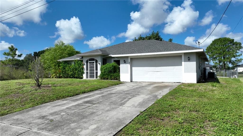 528 Empire AVE S, LEHIGH ACRES, FL 33974 — photo 2