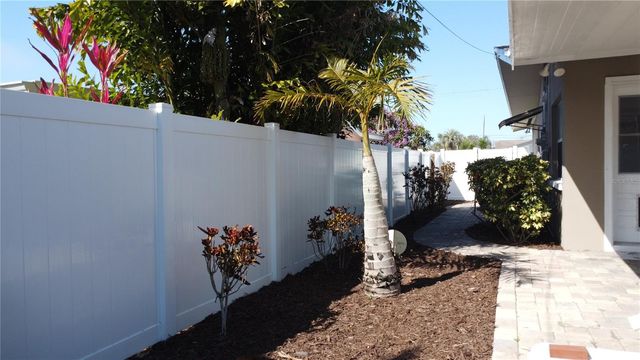 13826 ANTIGUA DRIVE, Seminole, FL 33776