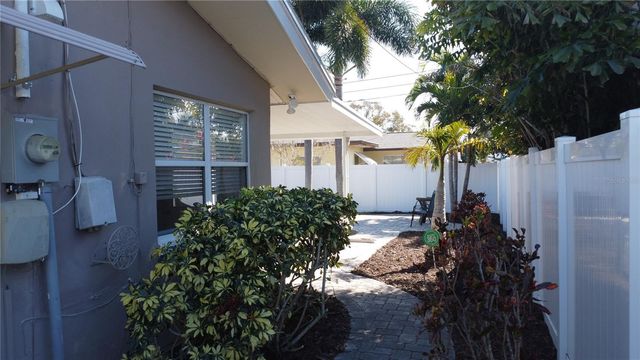 13826 ANTIGUA DRIVE, Seminole, FL 33776