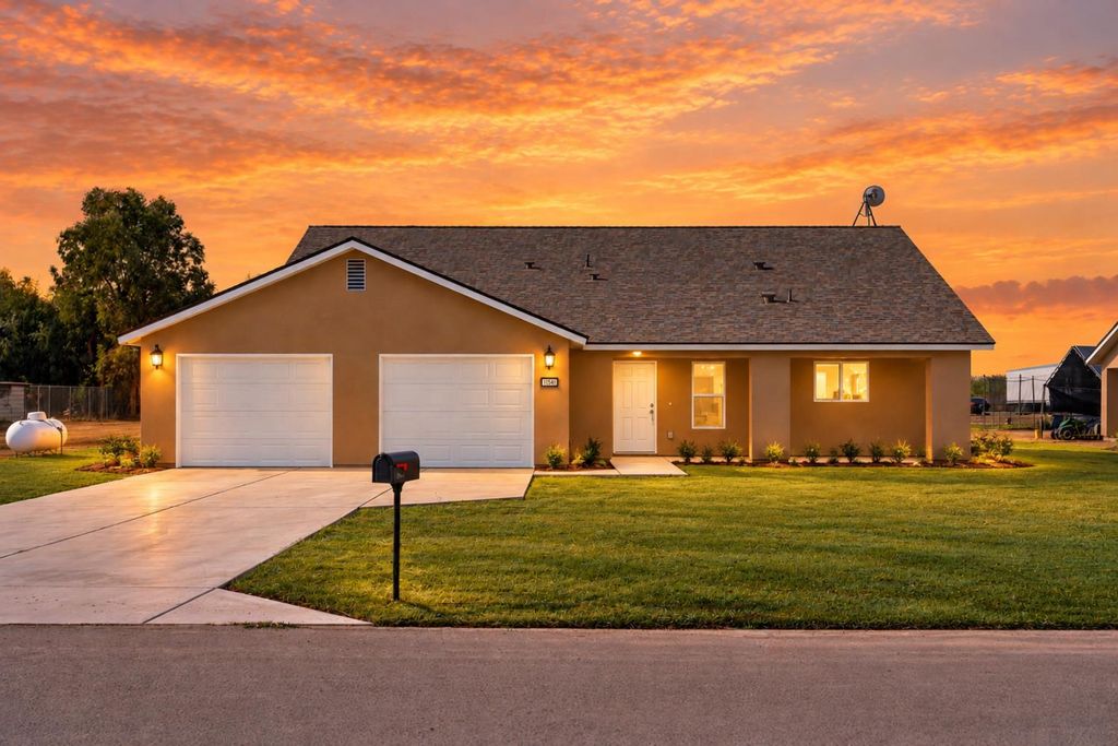 Image 1 of property listing at 18608 Fairfield Drive, Madera, CA 93638
