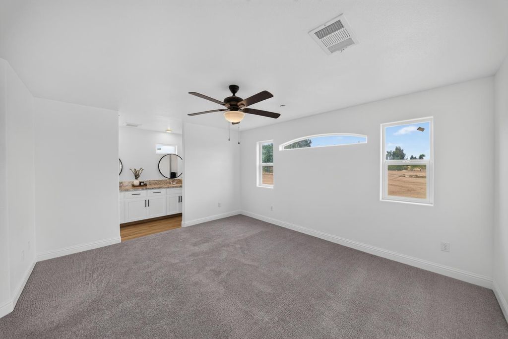 Image 14 of property listing at 18608 Fairfield Drive, Madera, CA 93638