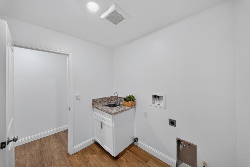 Image 18 of property listing at 18608 Fairfield Drive, Madera, CA 93638