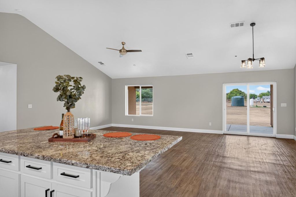 Image 27 of property listing at 18608 Fairfield Drive, Madera, CA 93638