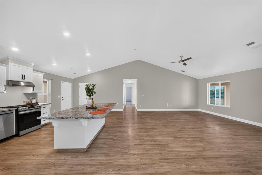 Image 29 of property listing at 18608 Fairfield Drive, Madera, CA 93638