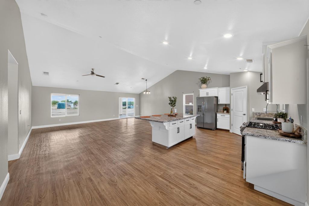 Image 39 of property listing at 18608 Fairfield Drive, Madera, CA 93638