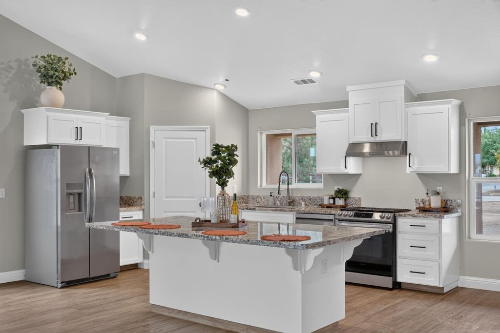 Image 42 of property listing at 18608 Fairfield Drive, Madera, CA 93638