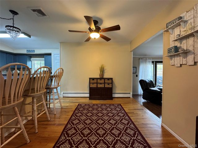 60 Syracuse Avenue, Medford, NY 11763