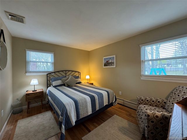 60 Syracuse Avenue, Medford, NY 11763