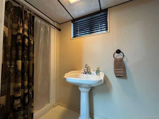 60 Syracuse Avenue, Medford, NY 11763