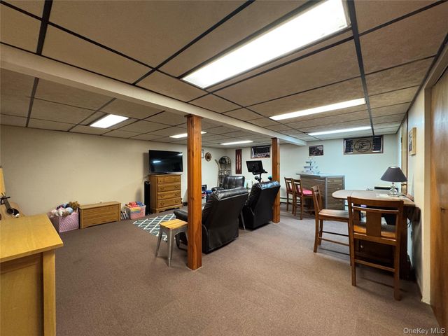60 Syracuse Avenue, Medford, NY 11763