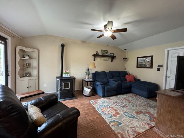 60 Syracuse Avenue, Medford, NY 11763