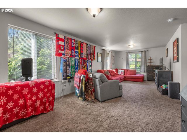 58905 ALEXANDRA Ln, St Helens, OR 97051