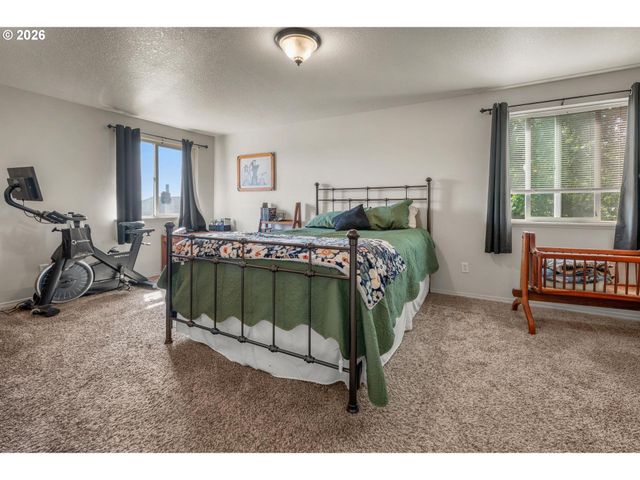 58905 ALEXANDRA Ln, St Helens, OR 97051