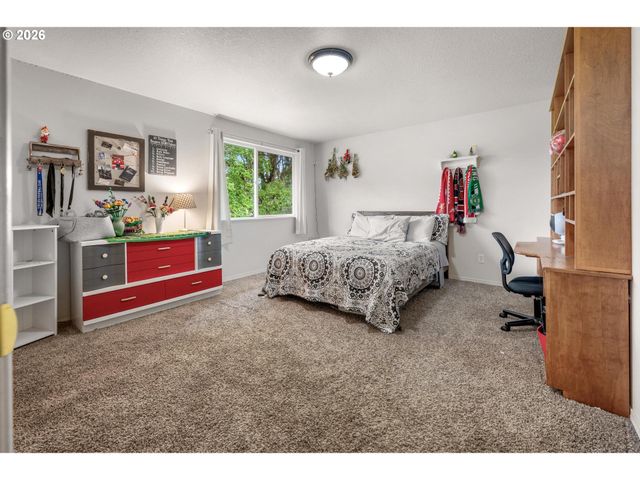 58905 ALEXANDRA Ln, St Helens, OR 97051