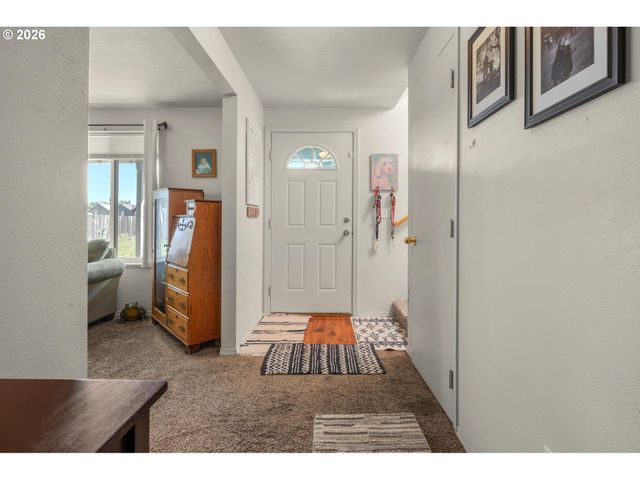 58905 ALEXANDRA Ln, St Helens, OR 97051