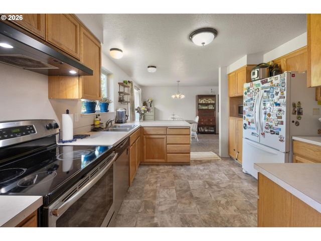 58905 ALEXANDRA Ln, St Helens, OR 97051
