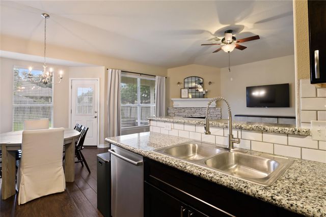 6704 Hidden Colony Lane, Dickinson, TX 77539