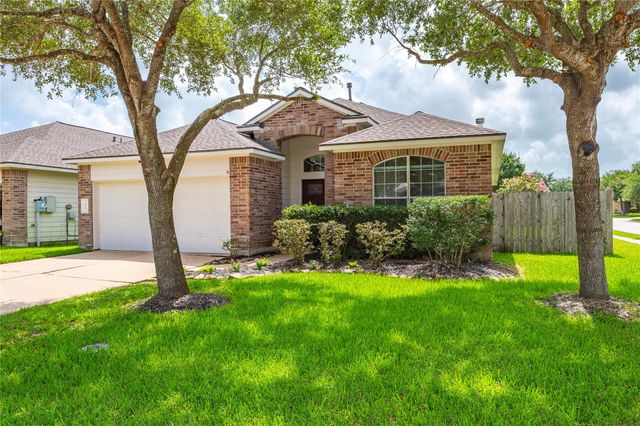 6704 Hidden Colony Lane, Dickinson, TX 77539