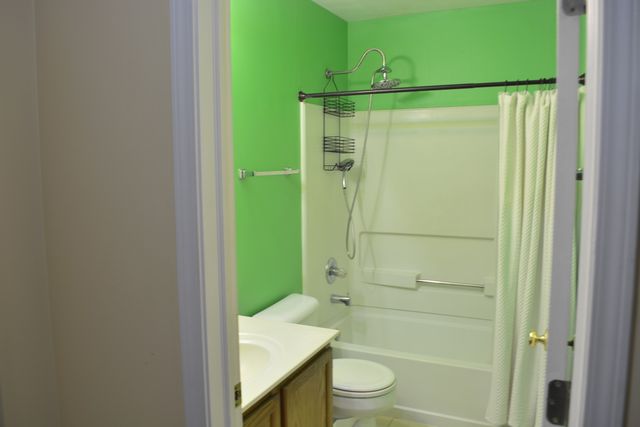 2068 NORWICH Drive, Bartlett, IL 60103