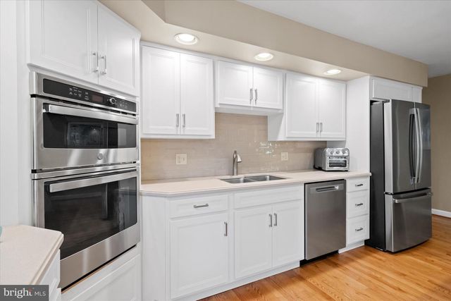 12 LARCHMONT CT, Hockessin, DE 19707