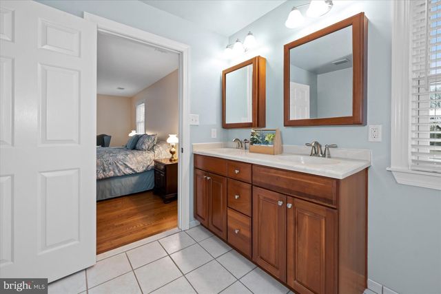 12 LARCHMONT CT, Hockessin, DE 19707