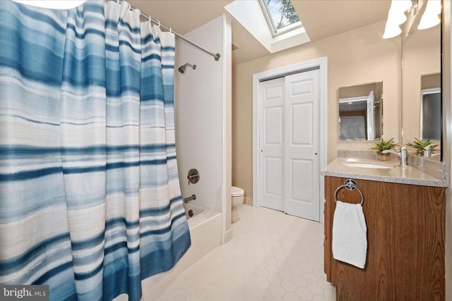 12 LARCHMONT CT, Hockessin, DE 19707