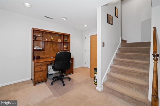 12 LARCHMONT CT, Hockessin, DE 19707