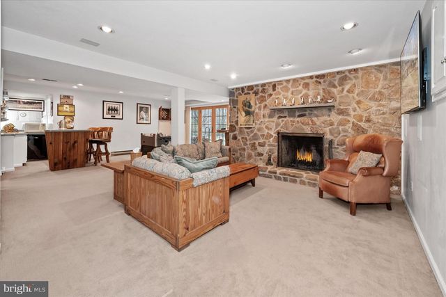 12 LARCHMONT CT, Hockessin, DE 19707