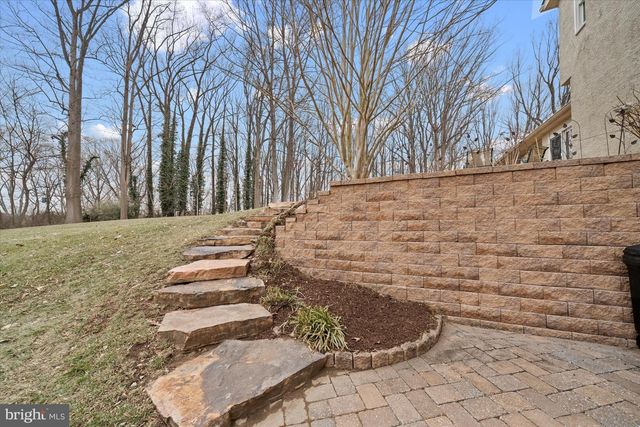 12 LARCHMONT CT, Hockessin, DE 19707