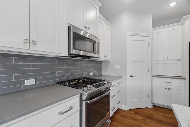 3361 LANGDON STREET, Green Bay, WI 54311