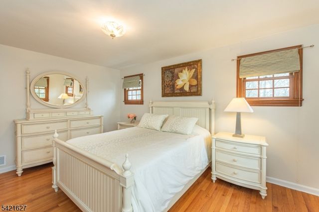 4 Oak Rdg, North Caldwell Boro, NJ 07006