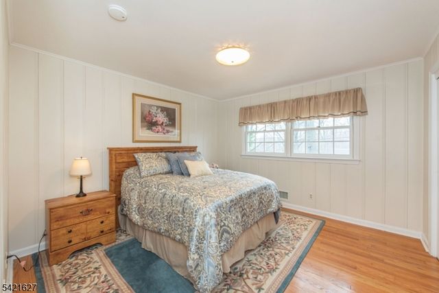 4 Oak Rdg, North Caldwell Boro, NJ 07006