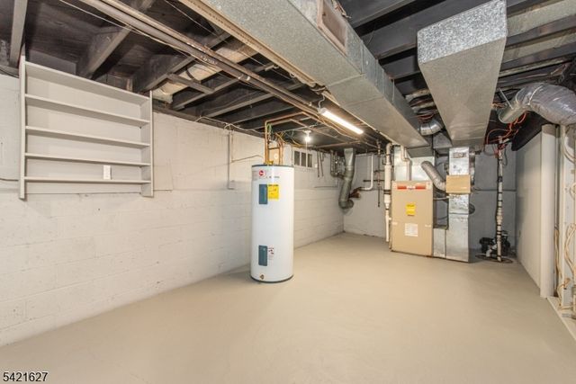 4 Oak Rdg, North Caldwell Boro, NJ 07006