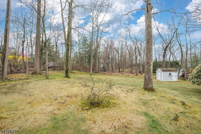 4 Oak Rdg, North Caldwell Boro, NJ 07006