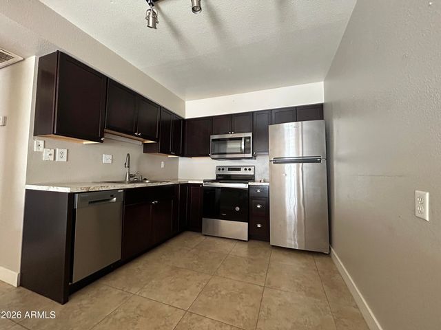 853 S EXTENSION Road, Mesa, AZ 85210