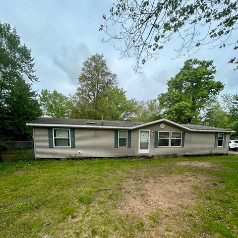 4109 N Maplecrest Drive, Sanford, MI 48657