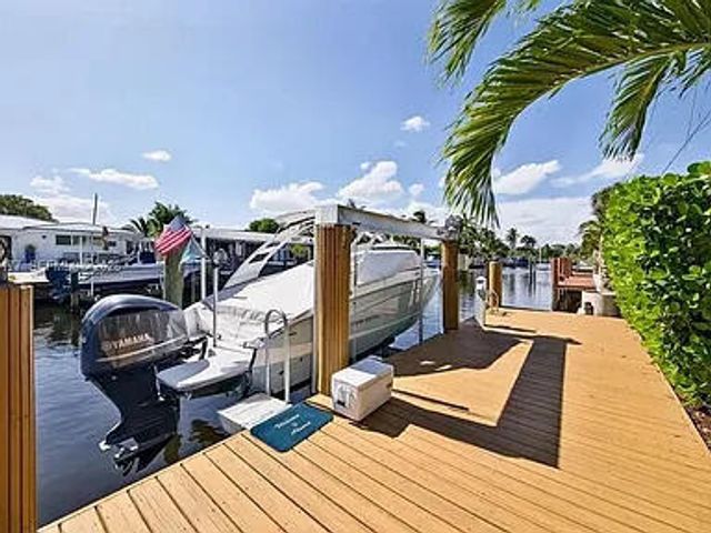 2125 NE 17TH Terrace, Wilton Manors, FL 33305