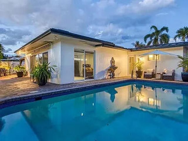2125 NE 17TH Terrace, Wilton Manors, FL 33305